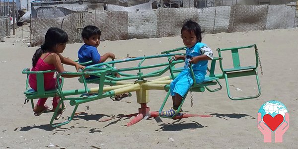 Escuela Total a Chimbote in PerÃ¹