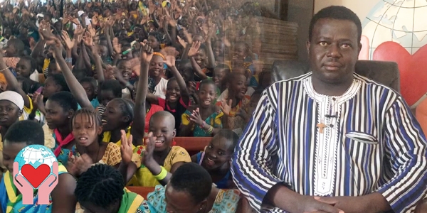 Sacerdote in Burkina Faso