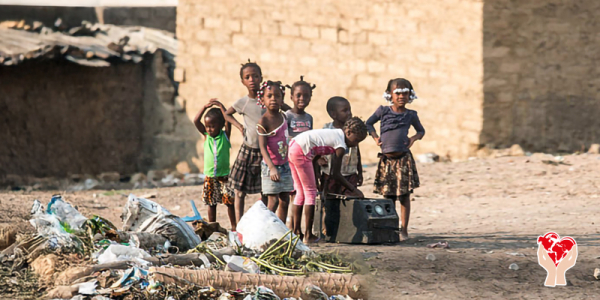 bambini poveri Angola