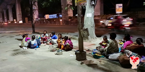 Poveri che vivono sulla strada