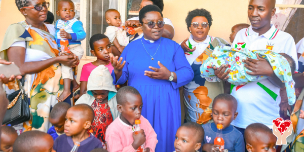 suora e bambini del Burundi